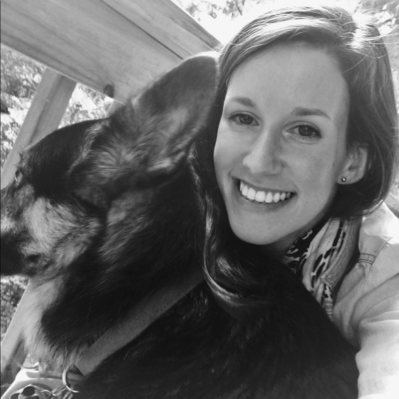 Meet your Posher, Kate - Picture 2 of 2